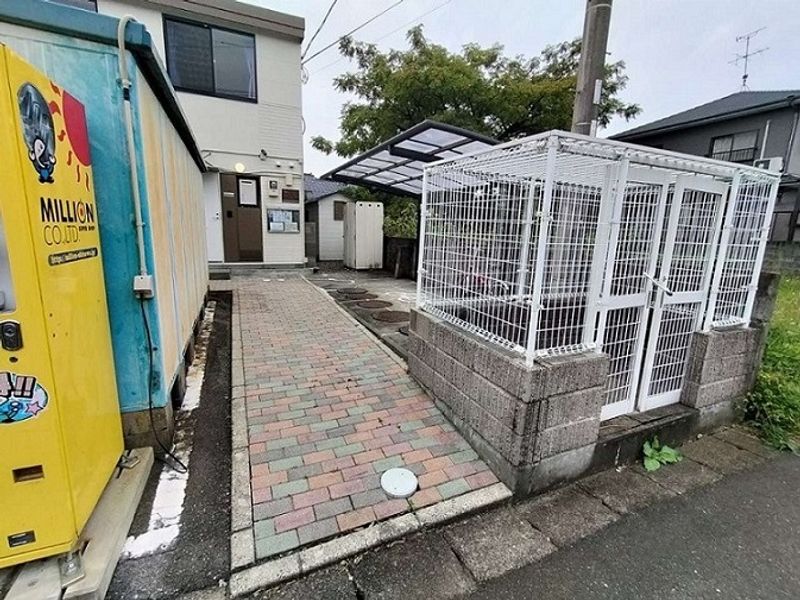 レオパレス内膳 ロビー