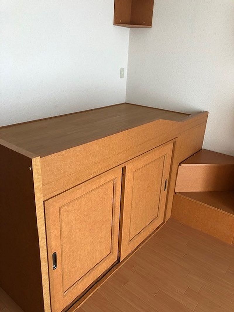 レオパレス向原ヒルズ 寝室
