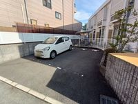 レオパレスヴァン 駐車場