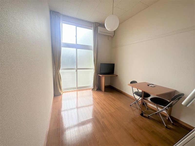 レオパレスディアコート 居間