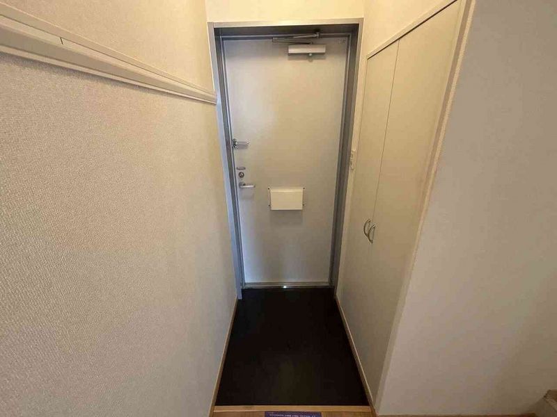 レオパレスパークサイド足立入谷 玄関