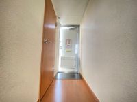 レオパレスオオムラサキ嵐山 玄関