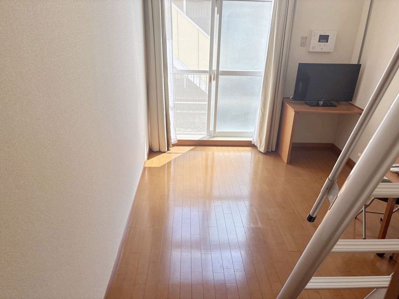 レオパレスバイオレット 居間