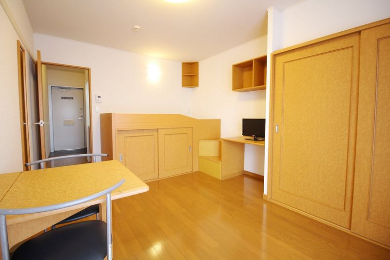 レオパレスオアシス 居間