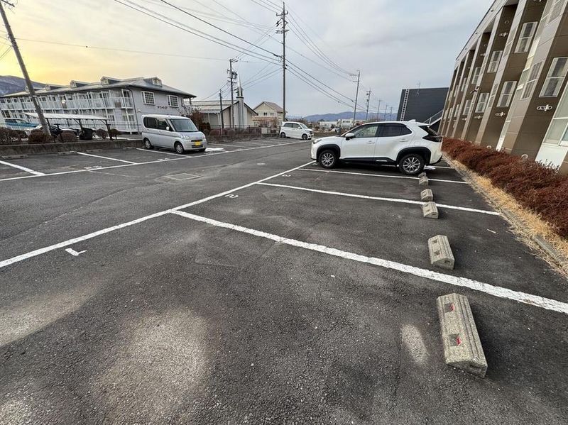 leopalace Chez Soi Parking lot