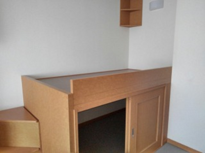 レオパレス瑞光 寝室