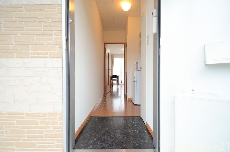 leopalace Charmant Isahaya Entrance