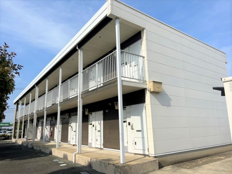 レオパレスチャムフィールド 外観