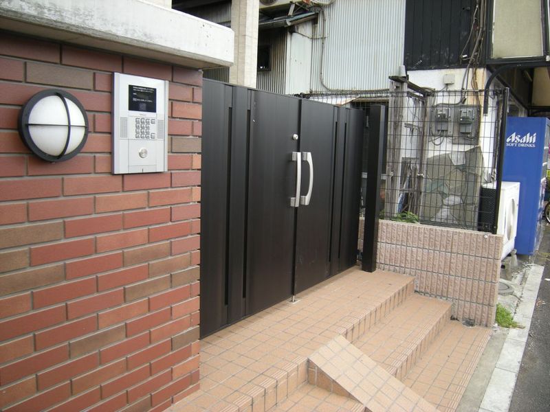 レオパレスプレシャス エントランス