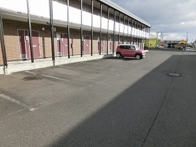 レオパレスパッションⅢ 駐車場