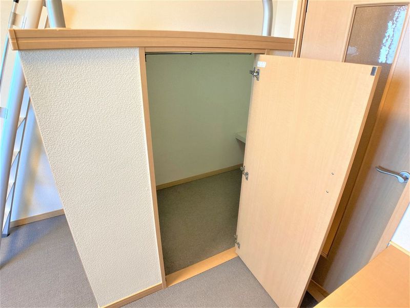 レオパレスＫＯＩＷＡＩ 収納