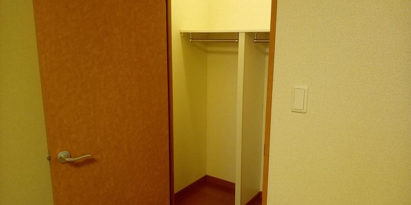レオパレスサンシロイシ 収納