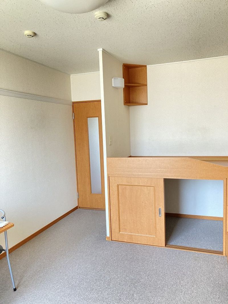 レオパレスルミエール 居間