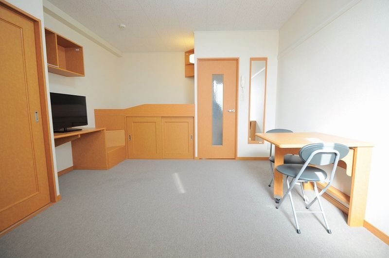 レオパレス光 居間