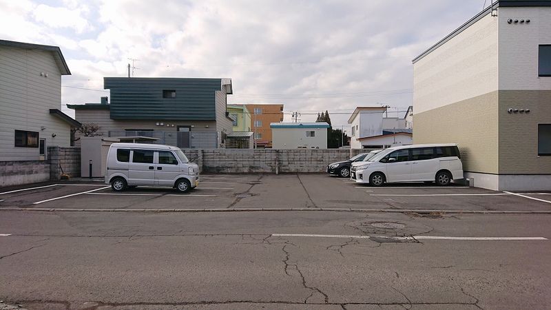 レオパレスエトワール 駐車場