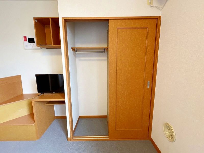 レオパレスメルベーユドミール 収納