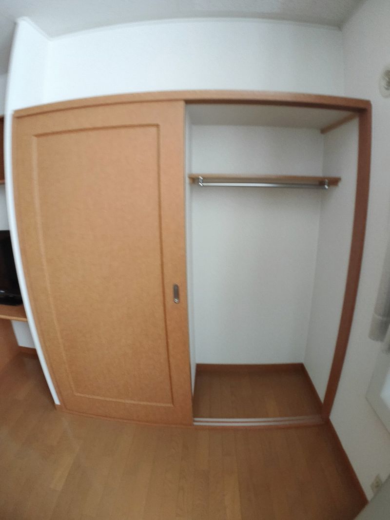 レオパレスハピネスＭ 収納