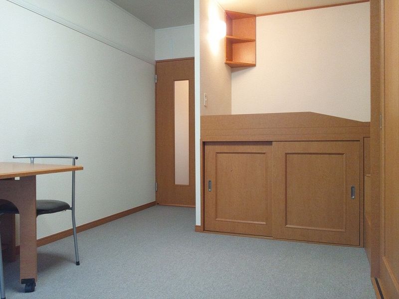 レオパレスプランタン 居間