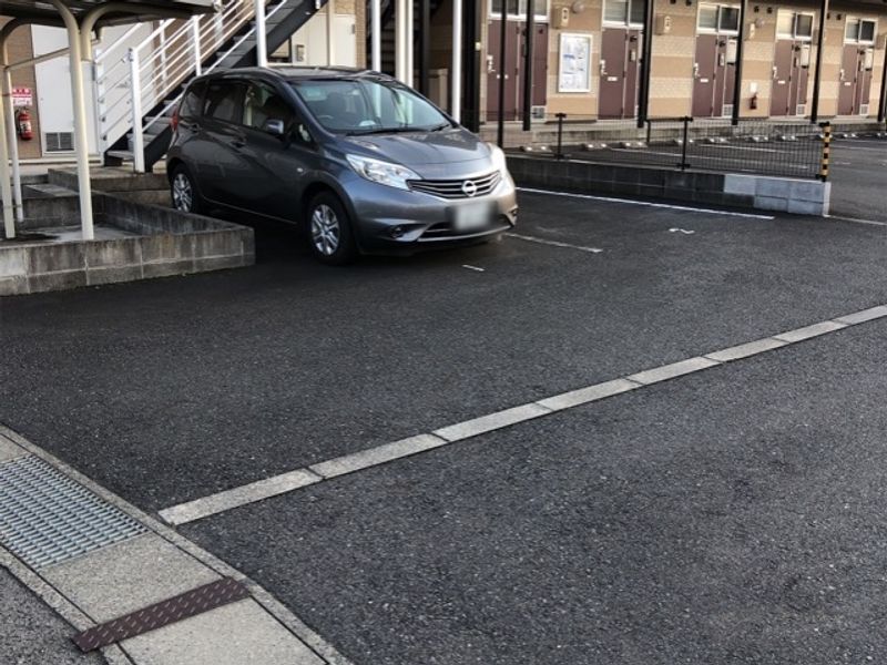 レオパレスビハーラ 駐車場