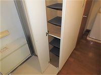 レオパレスサンクレスト 玄関