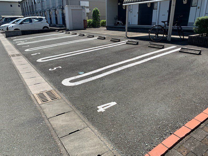 レオパレスメディオ 駐車場