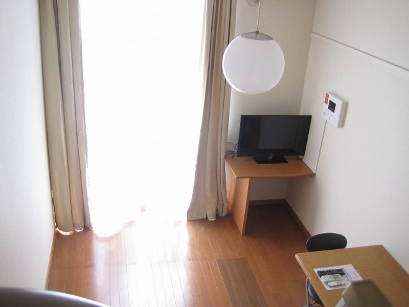 レオパレス青木 居間