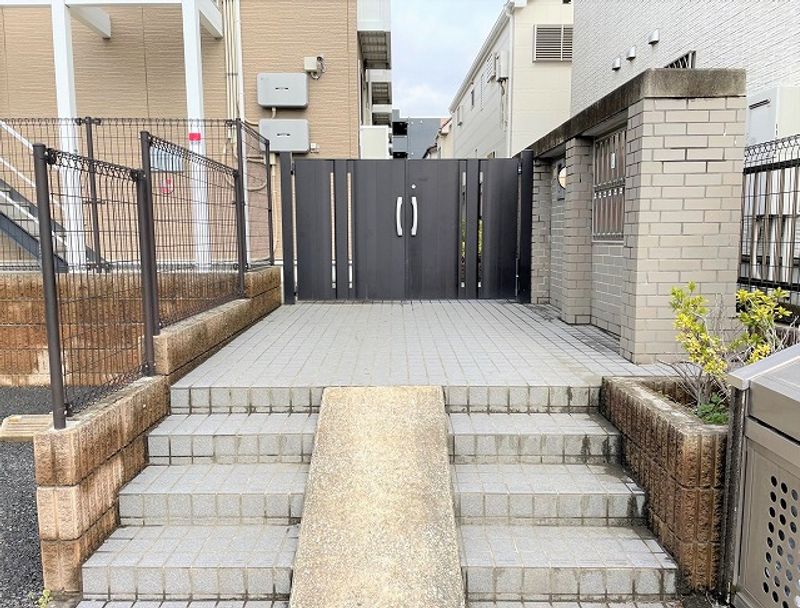 レオパレス上台ハイツ エントランス