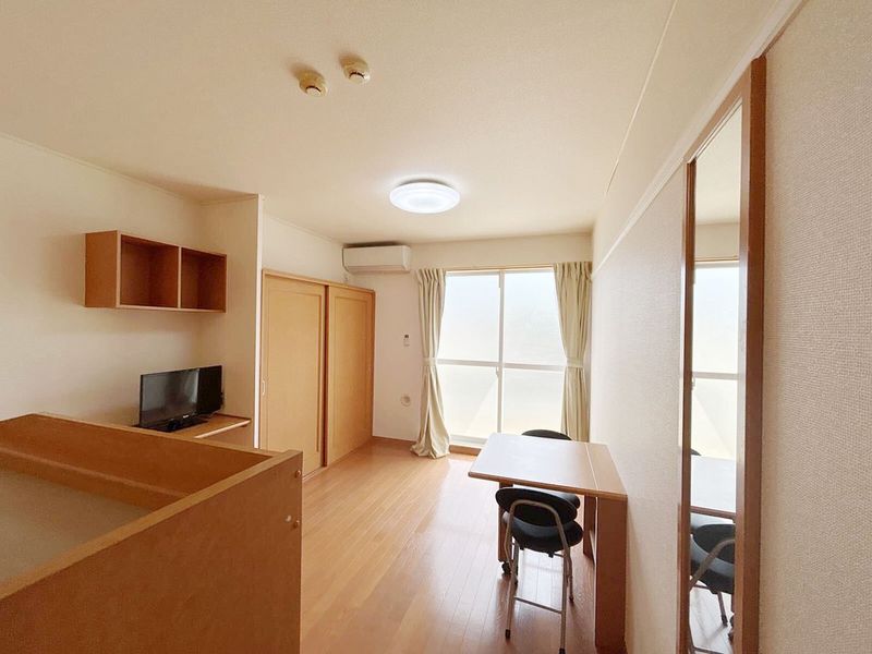レオパレス鈴木第２ 居間