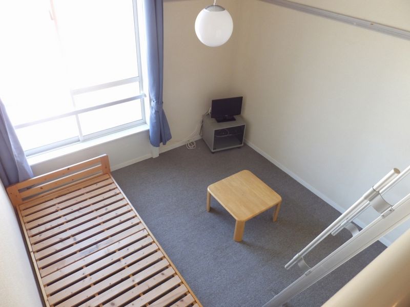 レオパレスＯＴＳＵＫＡ 居間