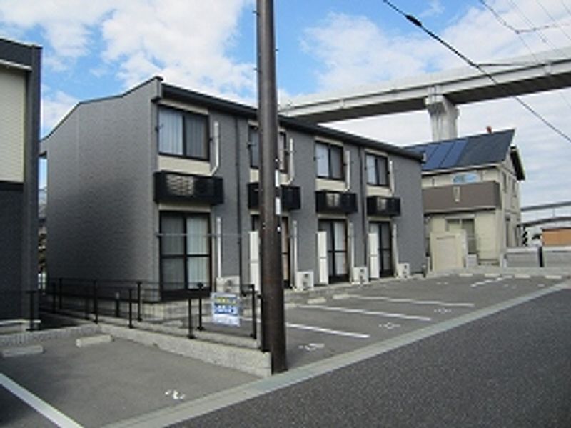 レオパレスリフジワラ 駐車場