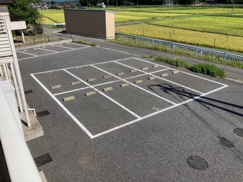レオネクストオリーブ 駐車場