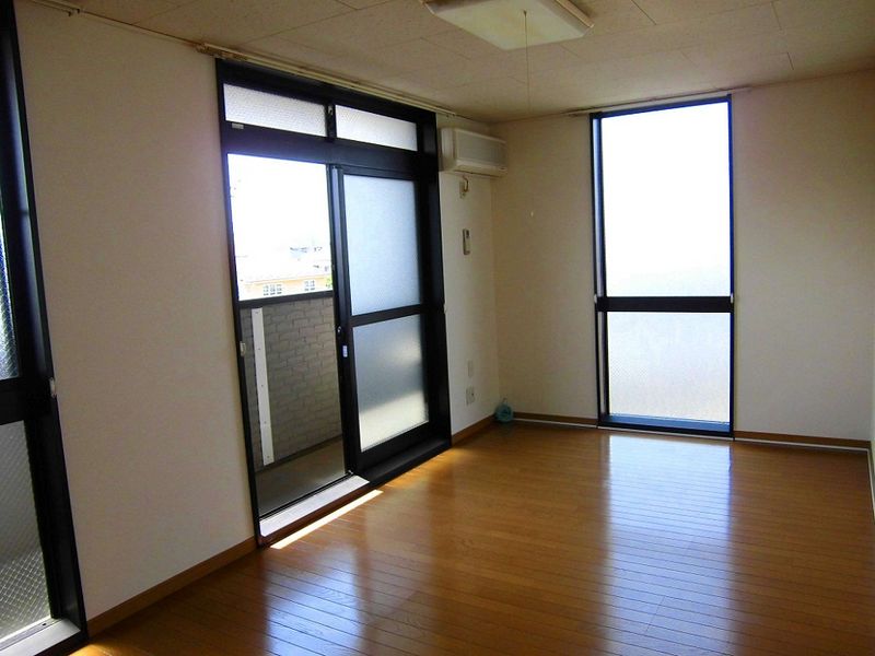 レオパレスＣｙｐｅｒｕｓ 居間