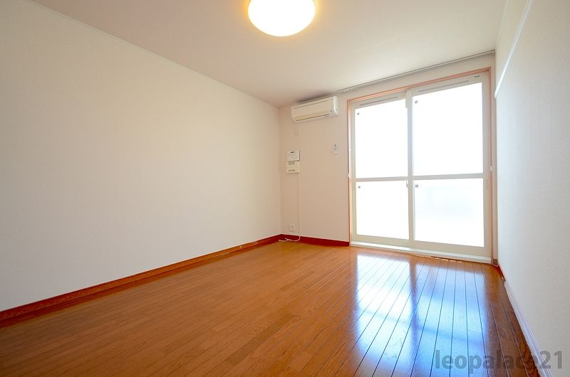 レオパレス孫平治 寝室