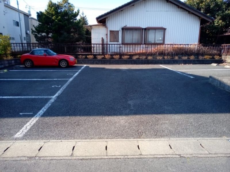 レオパレスオリエントコーポ 駐車場