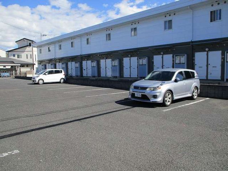 レオパレスＫＥＹＡＫＩ　Ⅱ 駐車場