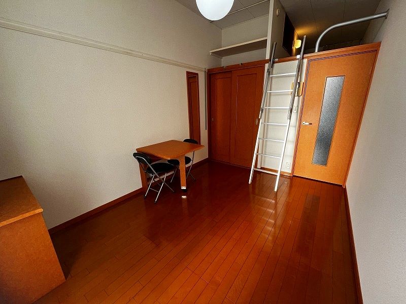 レオパレスキャトル　セゾン 居間