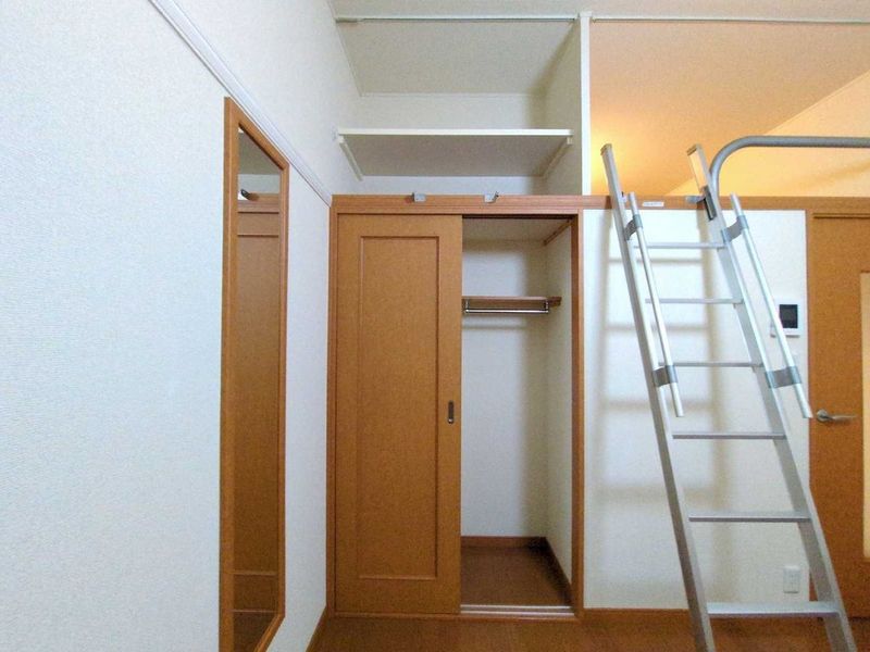 レオパレスＭｓフレーズ参番館 収納