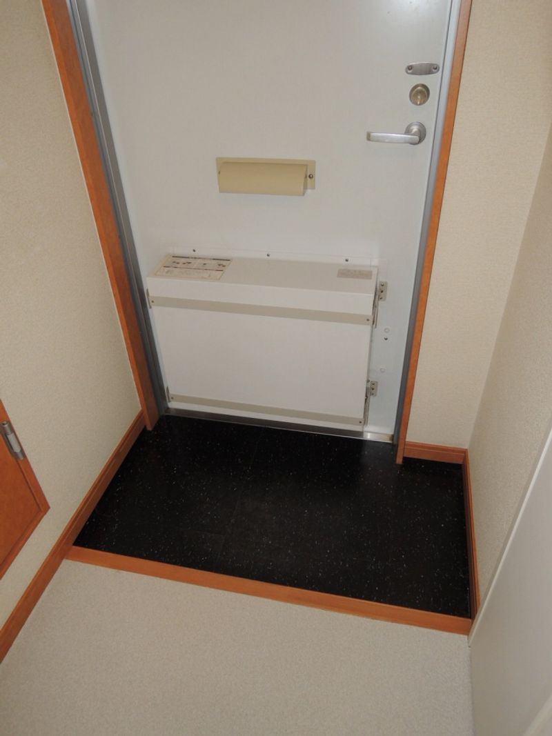 レオパレスさくら中央 玄関