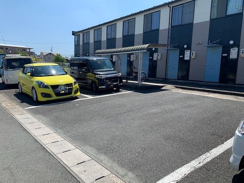 レオパレスＶＩＬＬＡ湖西 駐車場