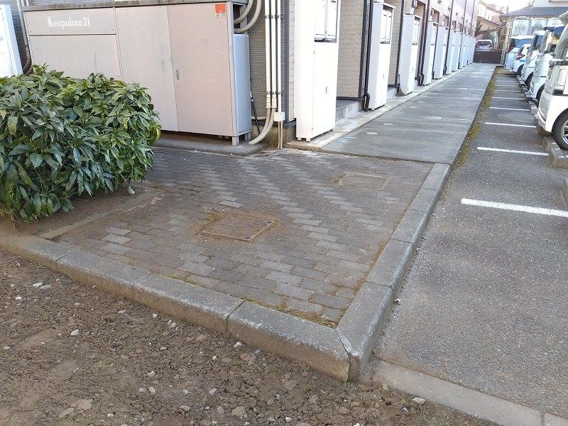 レオパレスモンテカルロ エントランス