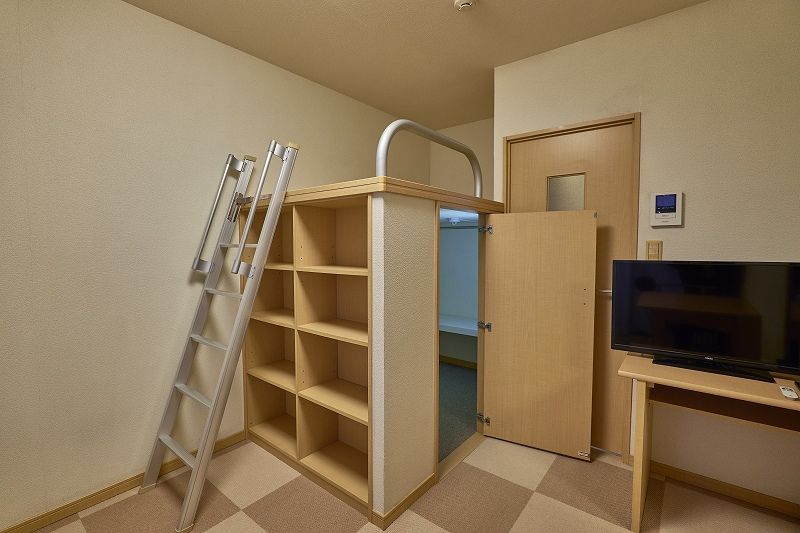 レオパレスレスト　清水 居間