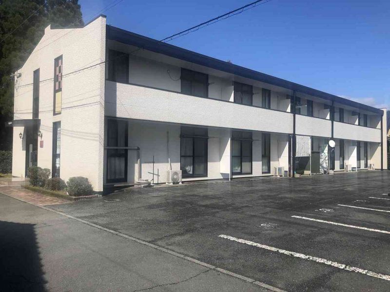 レオパレス高岡 外観