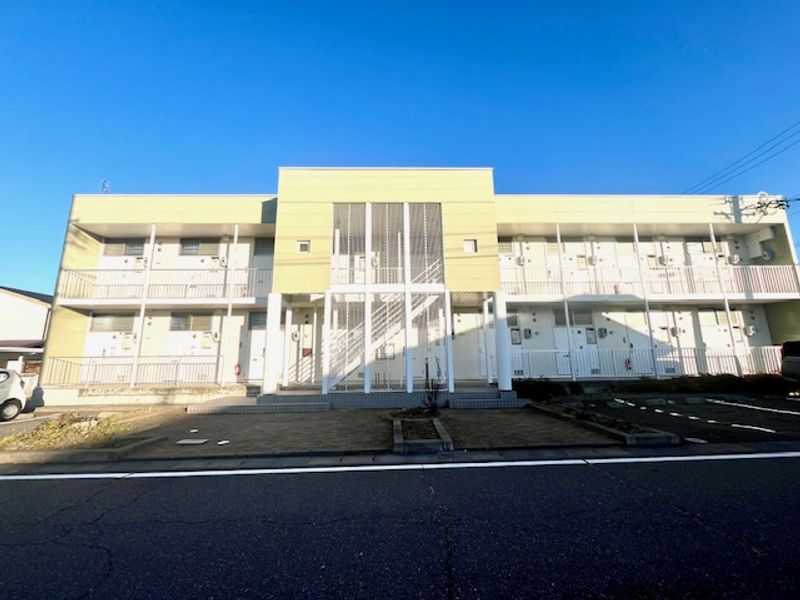 レオパレスディオネ 駐車場