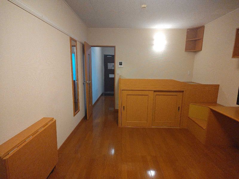 レオパレス与奈泉 居間