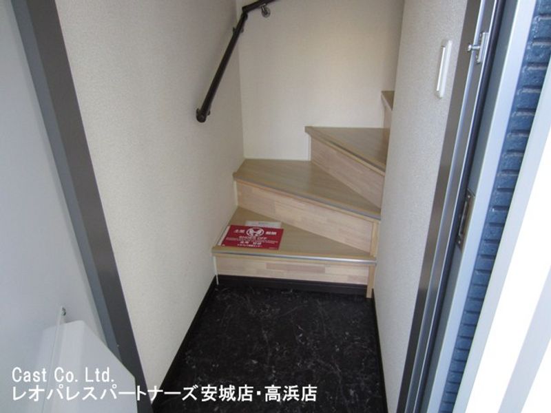 レオネクスト北明治 玄関