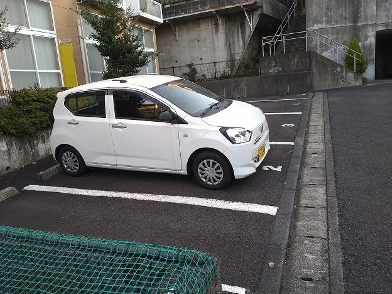 レオパレスＣａｓａ１０ 駐車場