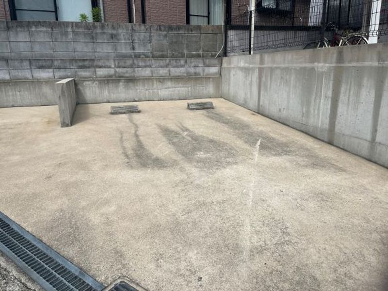 レオパレス平和台 駐車場