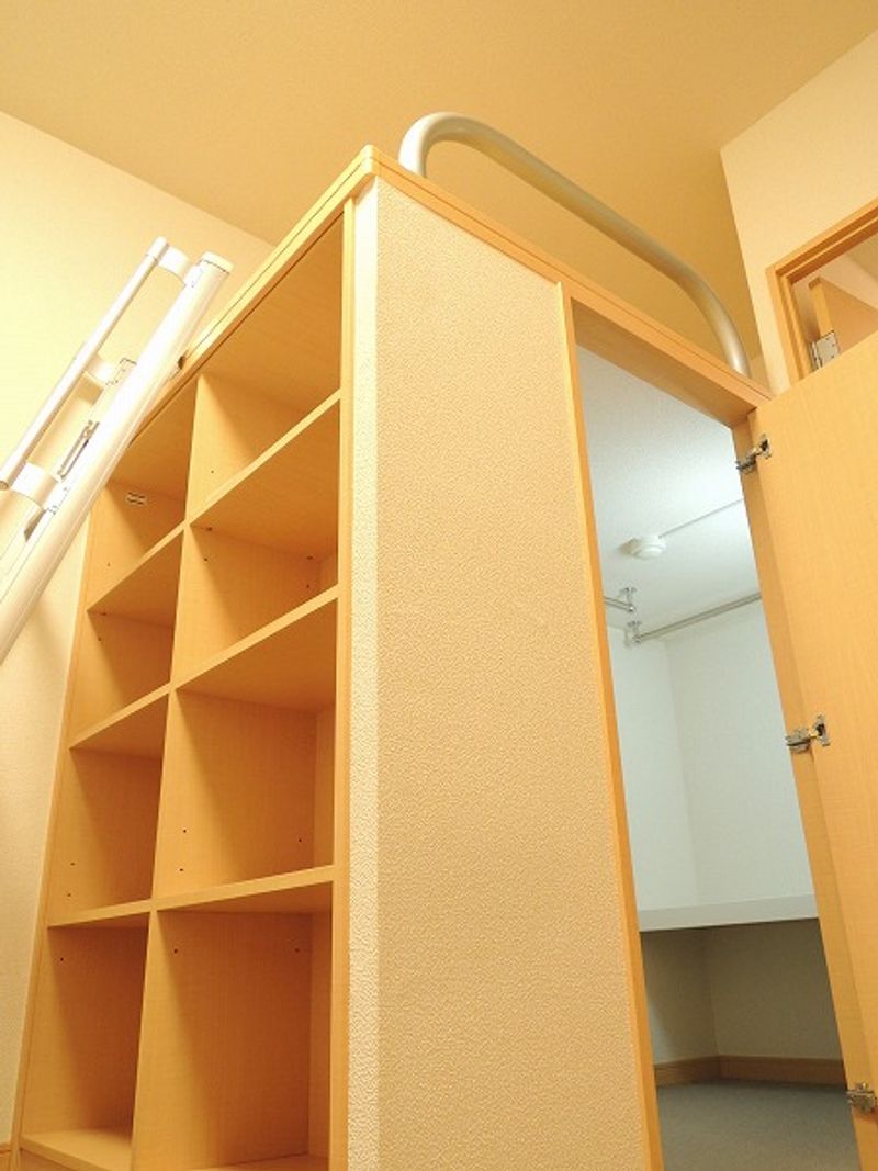 レオパレス神無月 収納