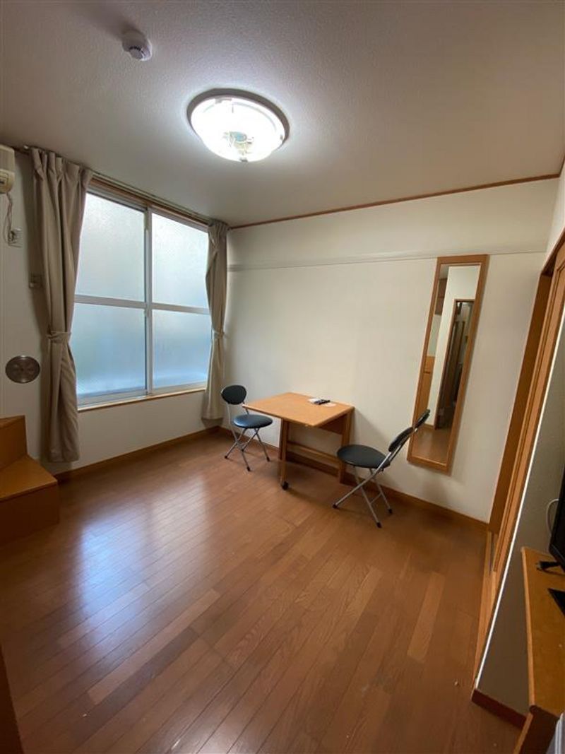 レオパレスＲＯＯＳＴ 居間
