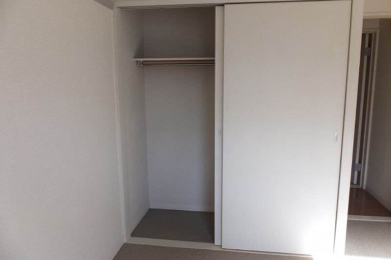 レオパレス栗生 収納